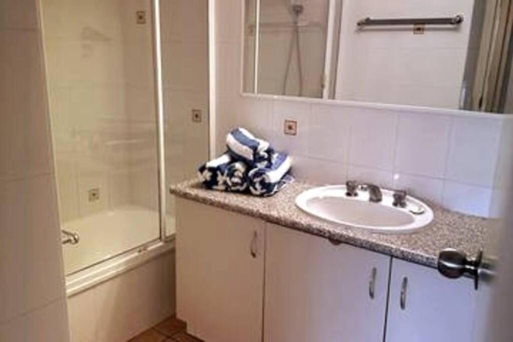 2 Bedroom Ocean View - Alexandria Apartments -Alexandra Headland 玛志洛 外观 照片